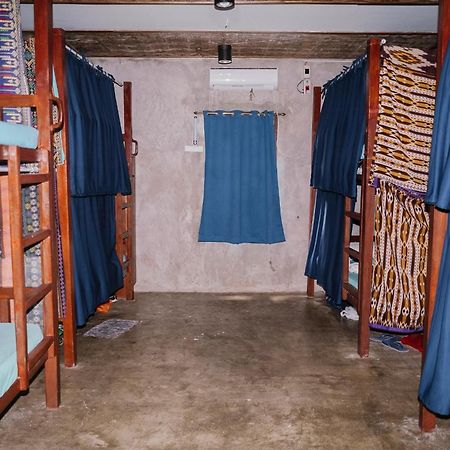Sinag Hostel (Adults Only) General Luna  Extérieur photo