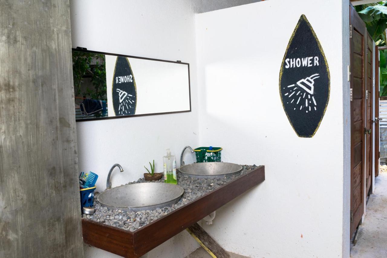 Sinag Hostel (Adults Only) General Luna  Extérieur photo