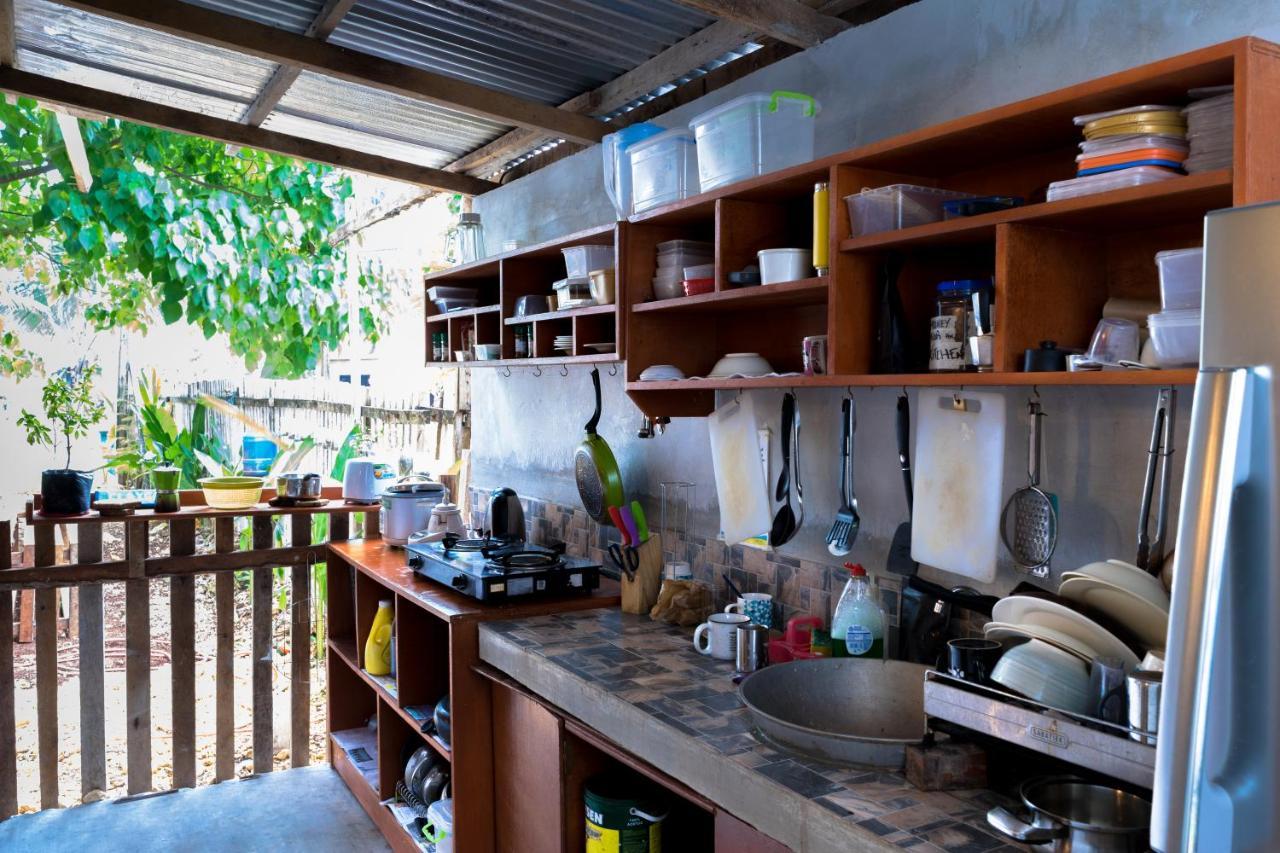 Sinag Hostel (Adults Only) General Luna  Extérieur photo
