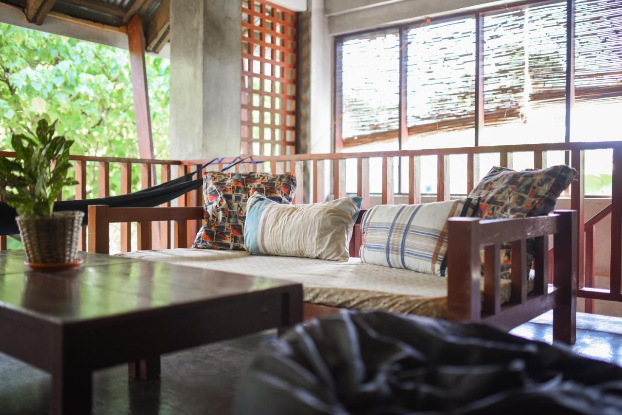 Sinag Hostel (Adults Only) General Luna  Extérieur photo