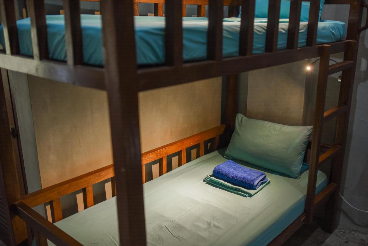 Sinag Hostel (Adults Only) General Luna  Extérieur photo