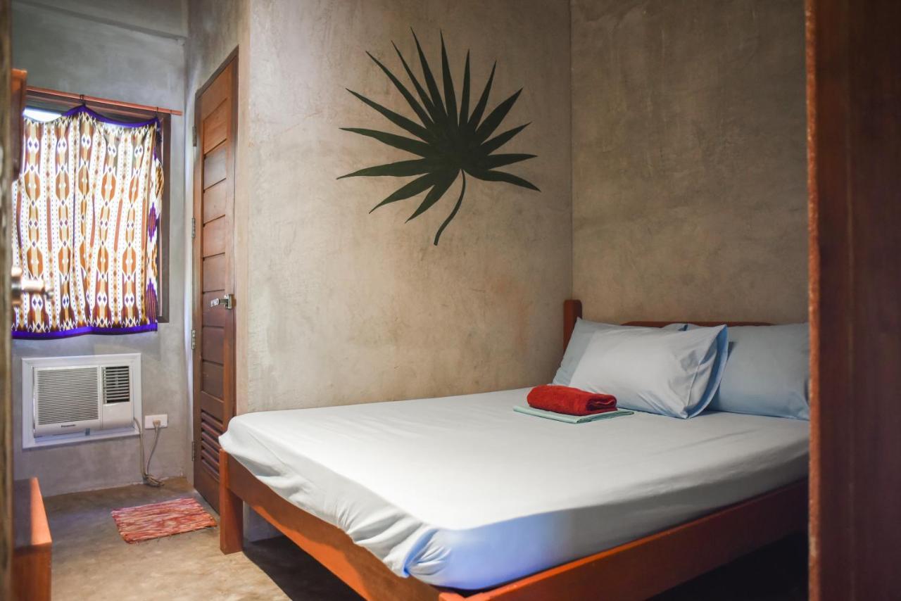 Sinag Hostel (Adults Only) General Luna  Extérieur photo